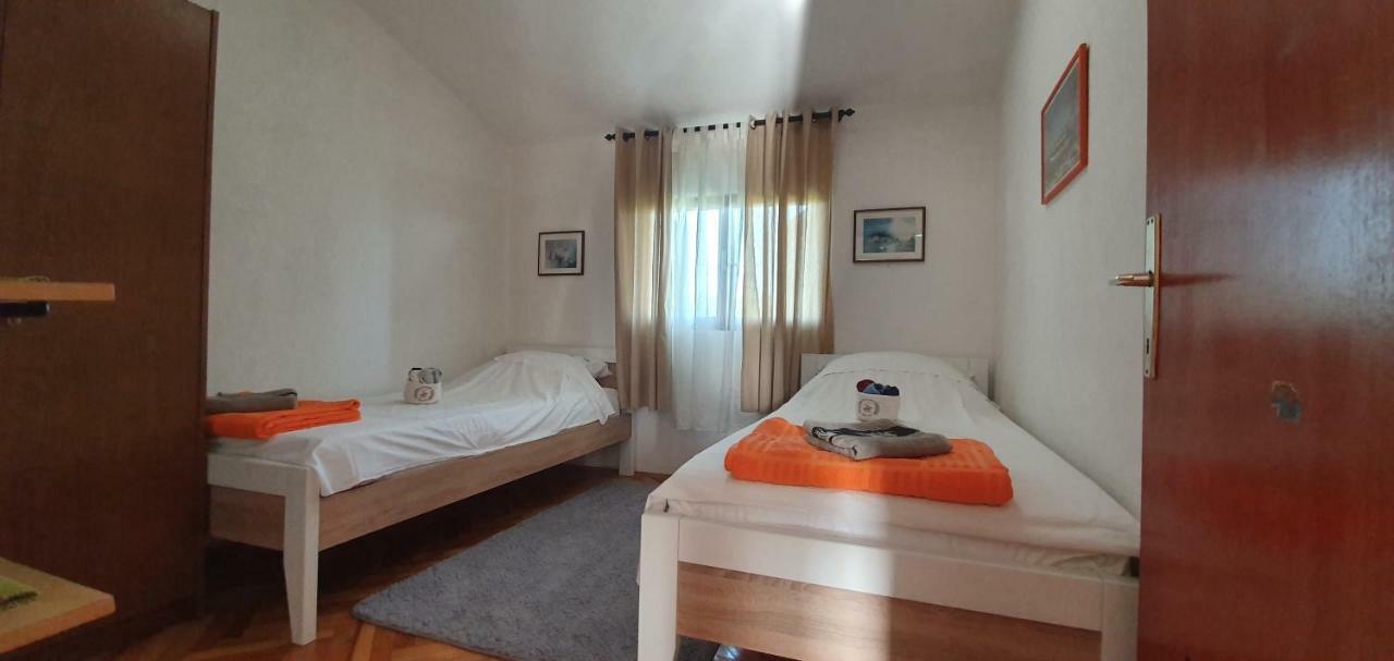 Apartman Suky Sukošan Exteriör bild