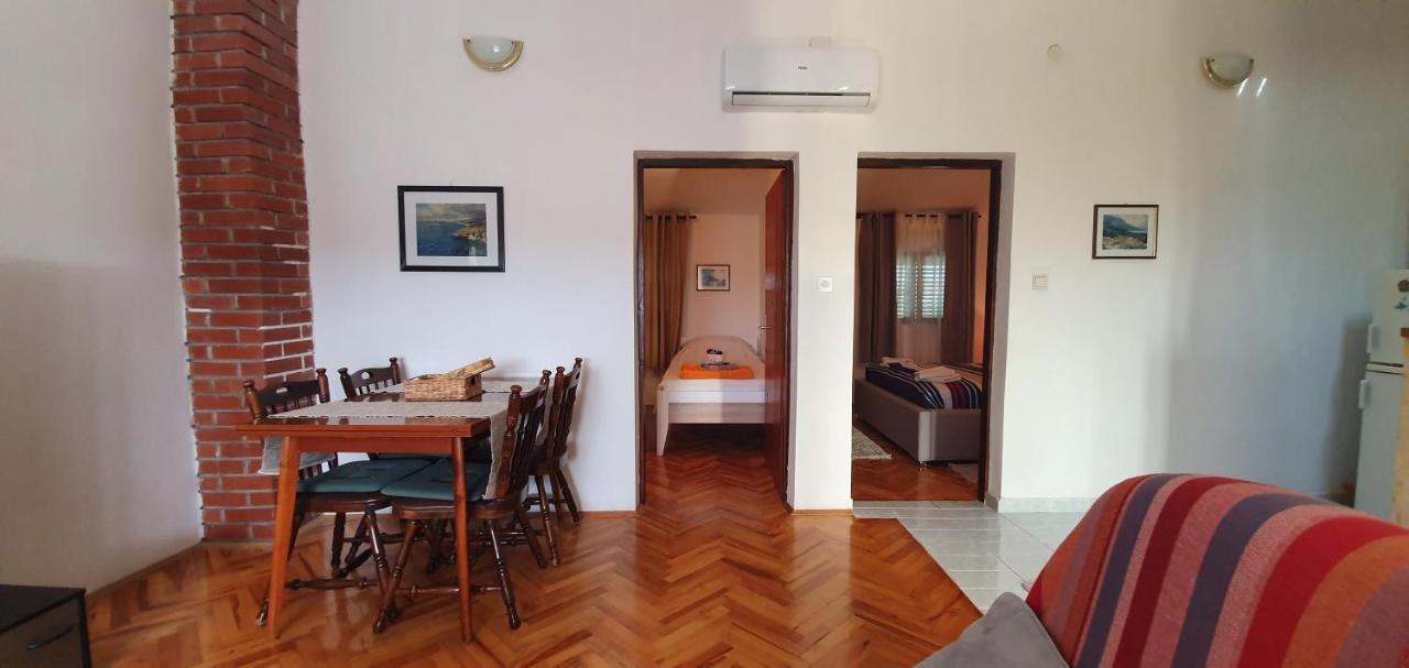 Apartman Suky Sukošan Exteriör bild
